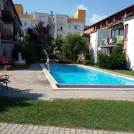 דירה Medences Oenallo 4 Fos 2 Legteru, Felszerelt Foeldszinti Apartman, Terasszal, Wi-fivel, 30 Meterre A Strandtol