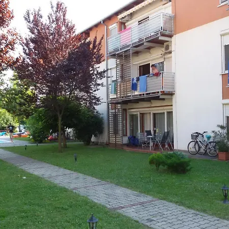 Medences Oenallo 4 Fos 2 Legteru, Felszerelt Foeldszinti Apartman, Terasszal, Wi-fivel, 30 Meterre A Strandtol * שיופוק