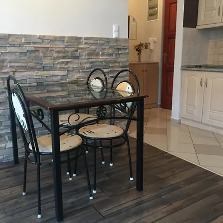 Medences Oenallo 4 Fos 2 Legteru, Felszerelt Foeldszinti Apartman, Terasszal, Wi-fivel, 30 Meterre A Strandtol שיופוק