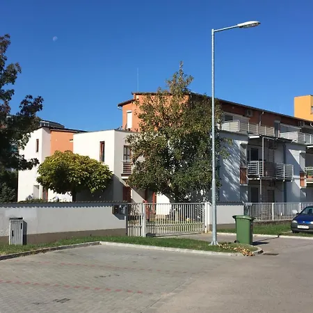 דירה Medences Oenallo 4 Fos 2 Legteru, Felszerelt Foeldszinti Apartman, Terasszal, Wi-fivel, 30 Meterre A Strandtol