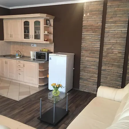 דירה Medences Oenallo 4 Fos 2 Legteru, Felszerelt Foeldszinti Apartman, Terasszal, Wi-fivel, 30 Meterre A Strandtol שיופוק