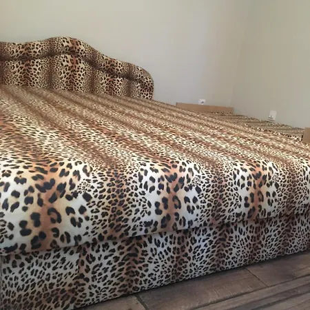 Medences Oenallo 4 Fos 2 Legteru, Felszerelt Foeldszinti Apartman, Terasszal, Wi-fivel, 30 Meterre A Strandtol アパート *