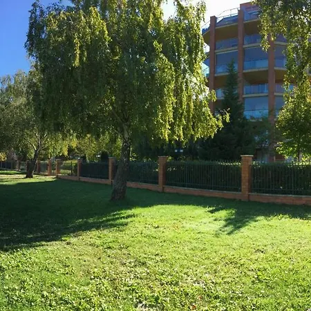 דירה Medences Oenallo 4 Fos 2 Legteru, Felszerelt Foeldszinti Apartman, Terasszal, Wi-fivel, 30 Meterre A Strandtol שיופוק